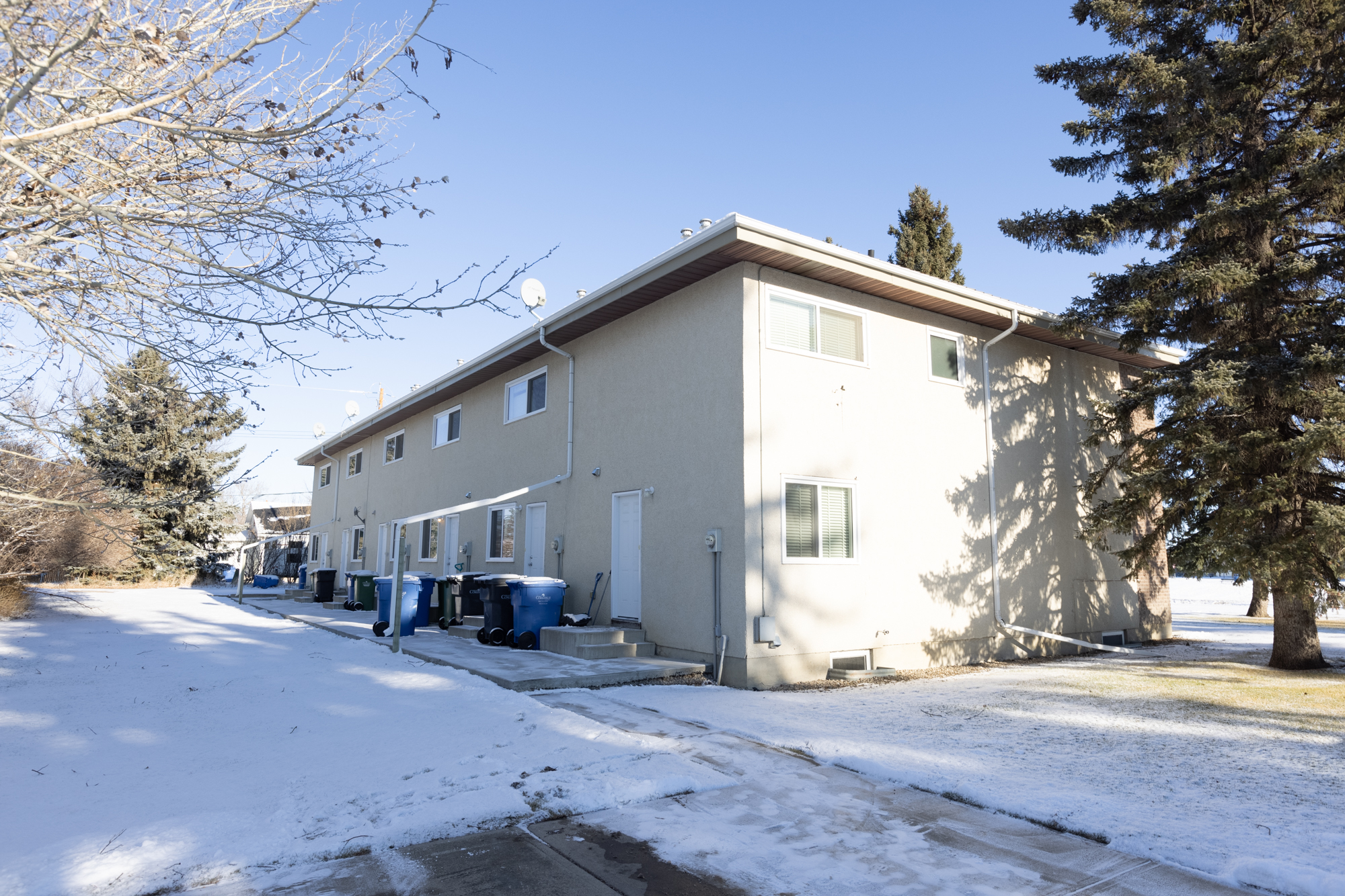 Coaldale 6 Plex- 2122 15 St_26A7174