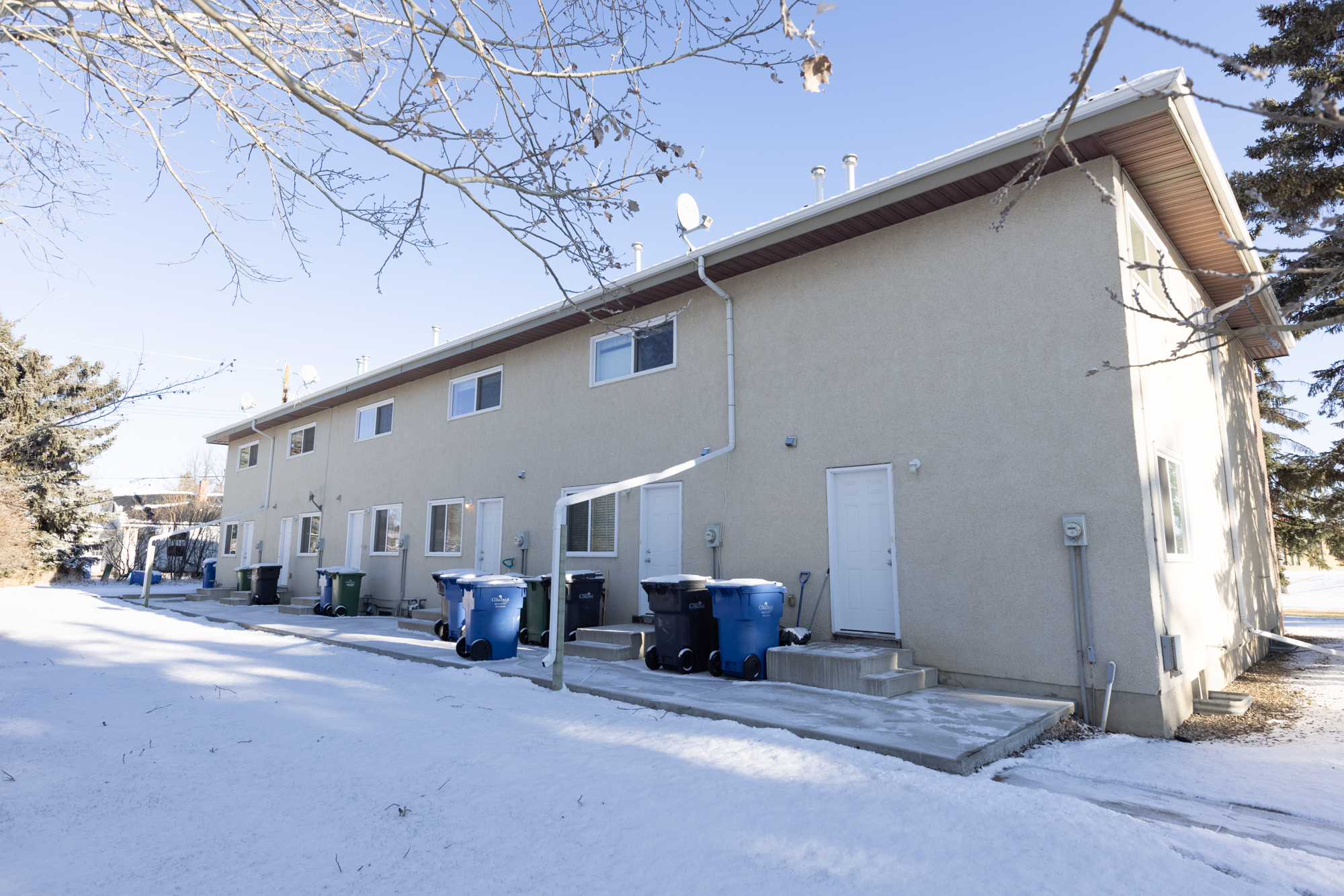 Coaldale 6 Plex- 2122 15 St_26A7175