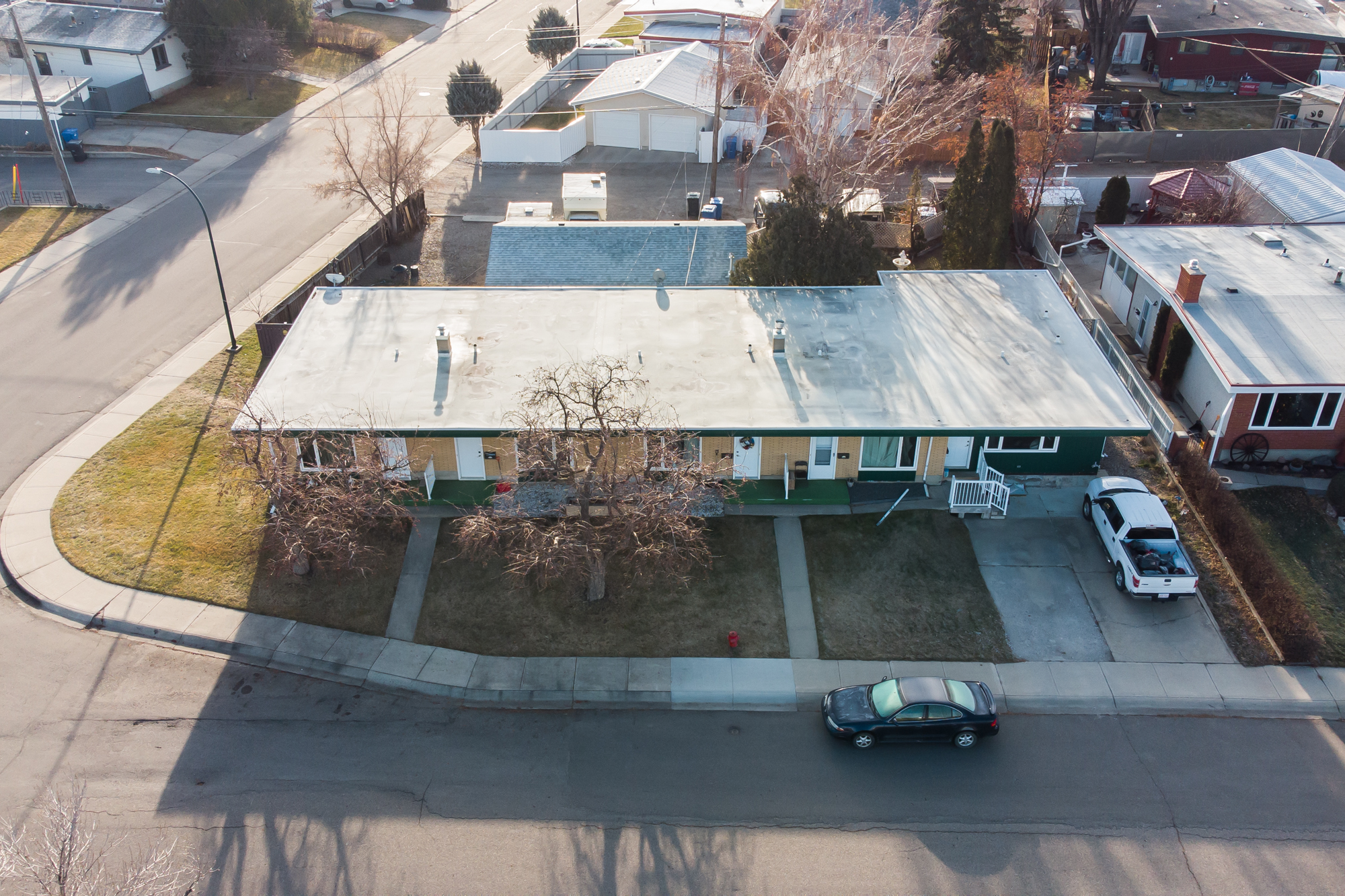 Leth 5 Plex- 2718 20 Ave DJI_0002