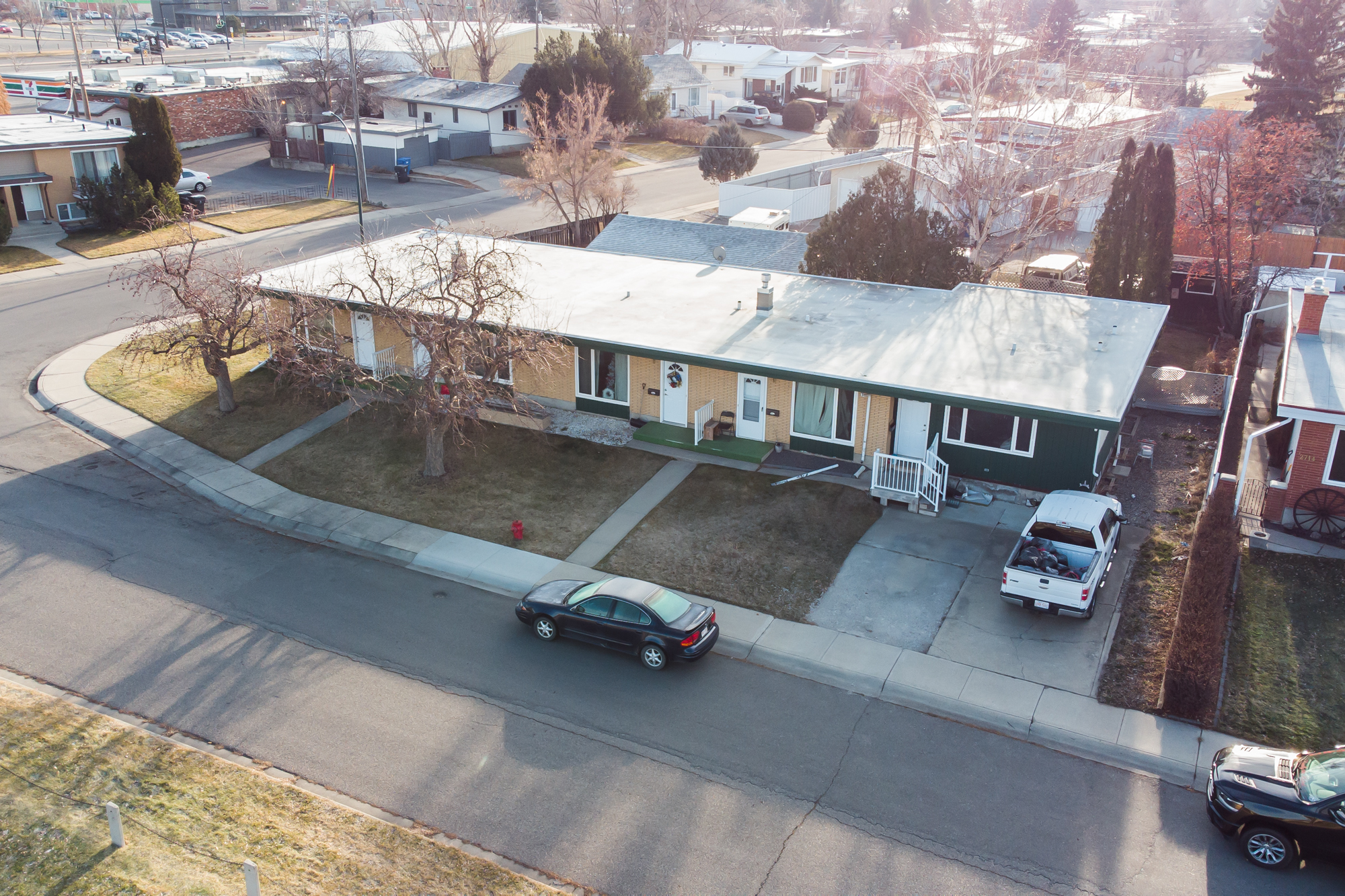 Leth 5 Plex- 2718 20 Ave DJI_0005