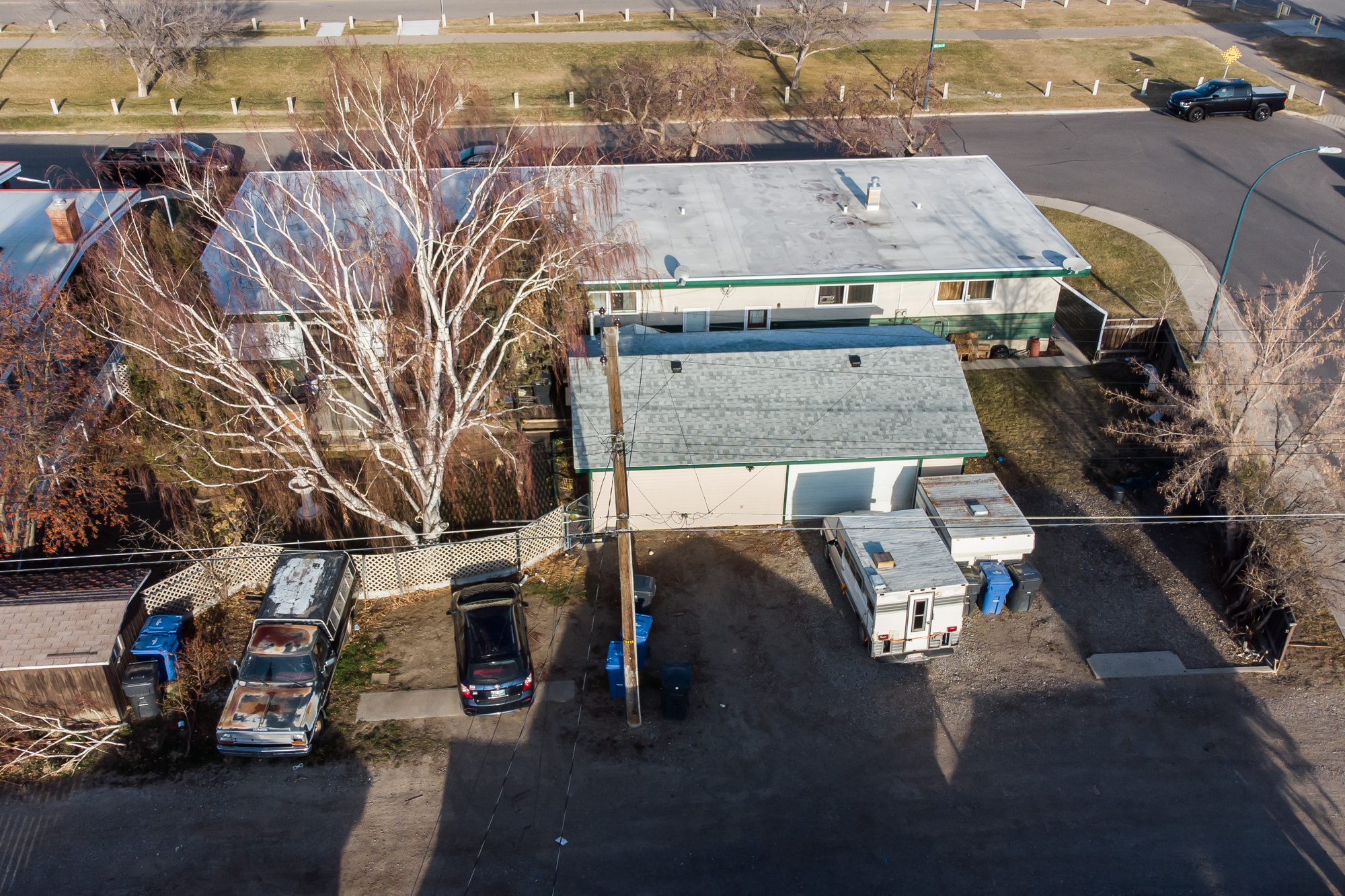 Leth 5 Plex- 2718 20 Ave DJI_0009