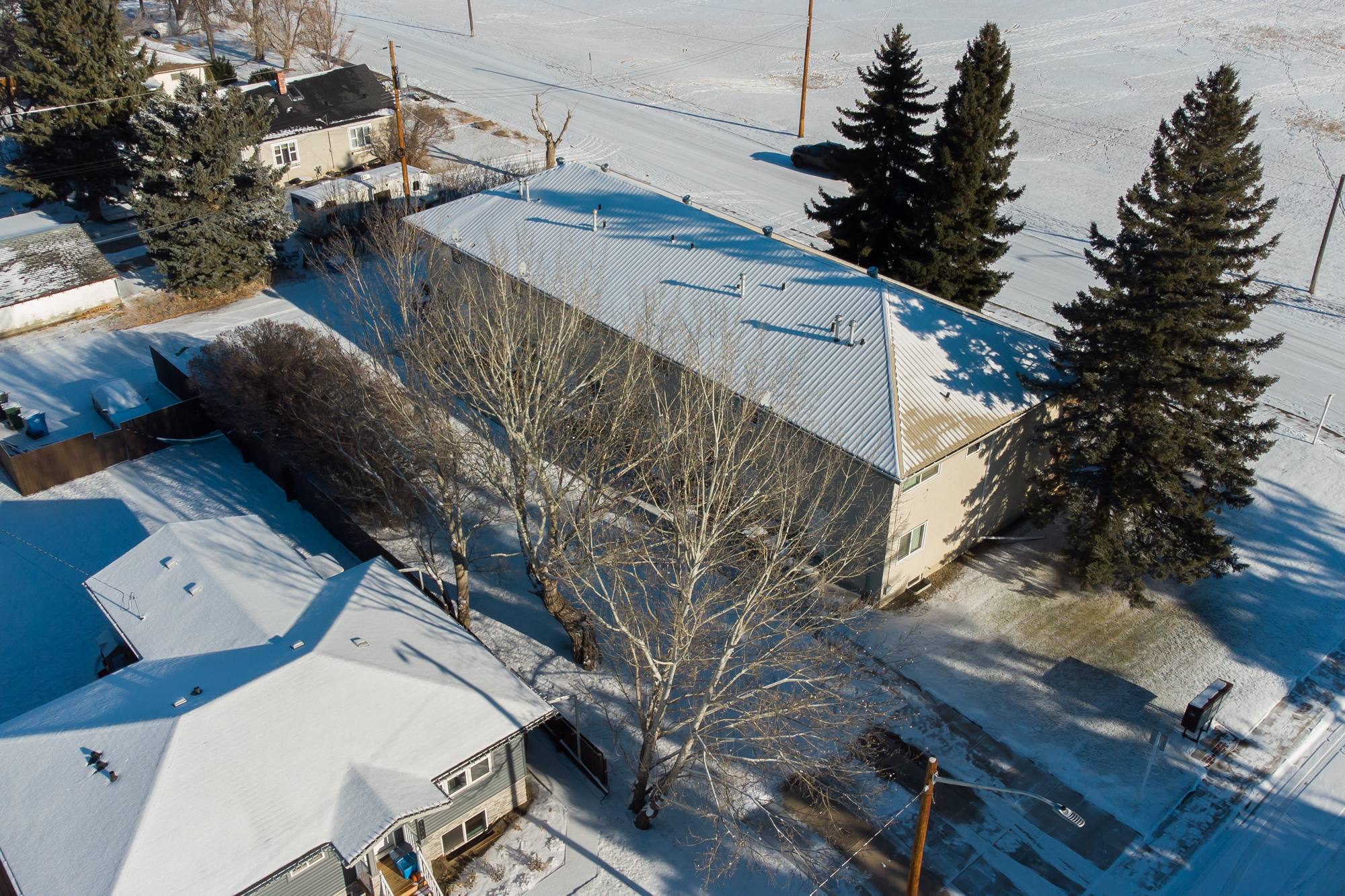 Coaldale 6 Plex- 2122 15 St DJI_0062
